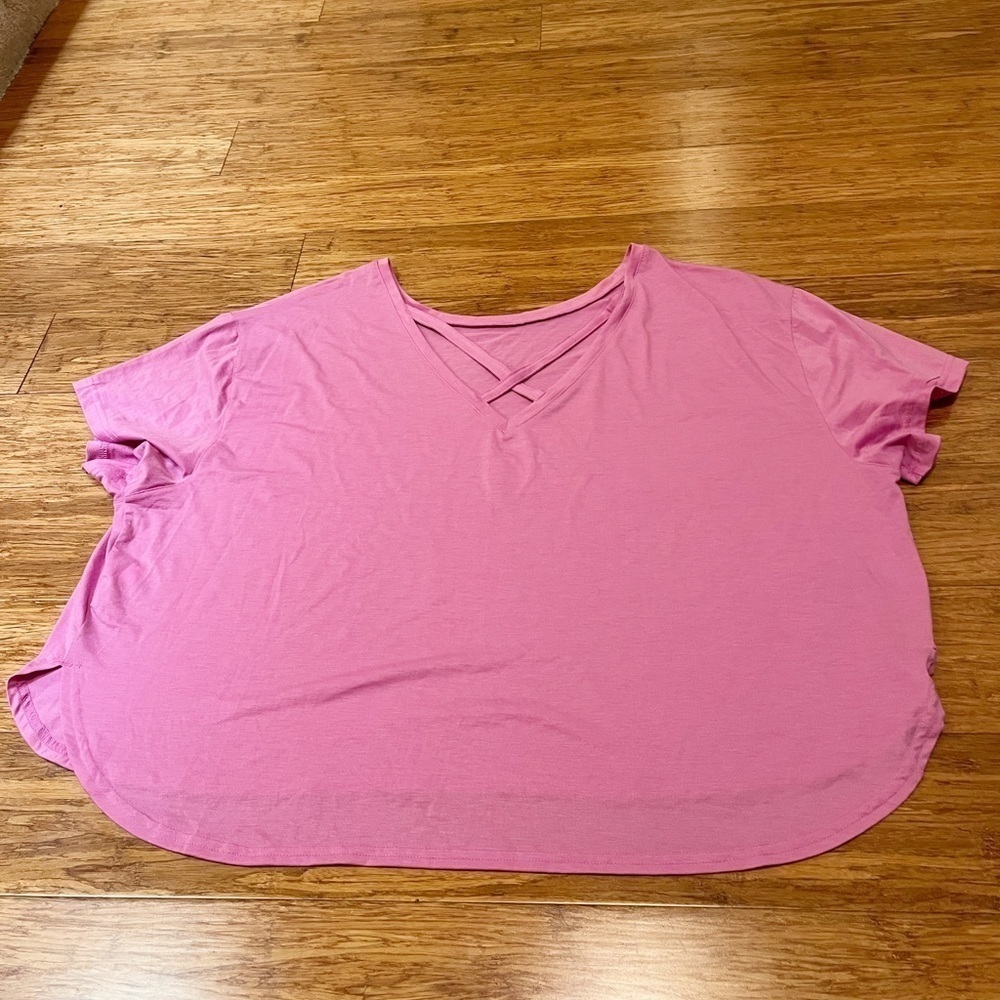 Tek Gear Work Out Short Sleeve pink v-neck top criss cross back. Size Women's 2X